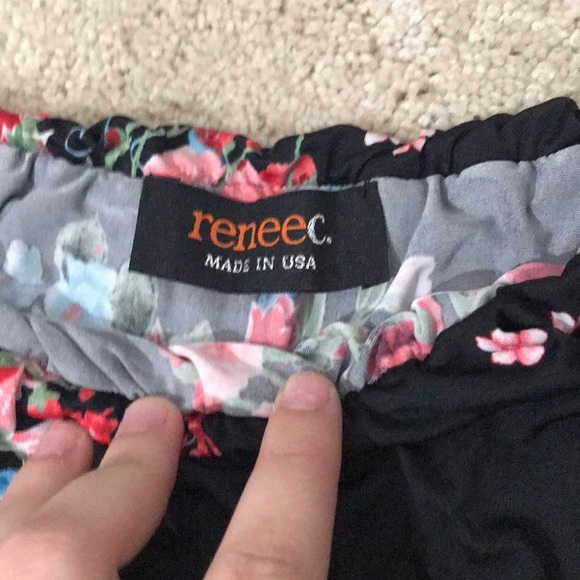 Beautiful off-the-shoulder dress ❣️ - Picture 3 of 3